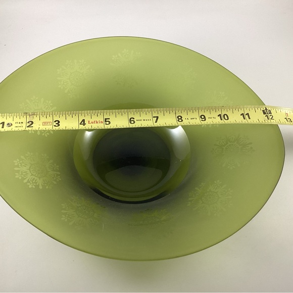 Vintag eOval Glass Bowl Circa 1960s - Picture 9 of 10